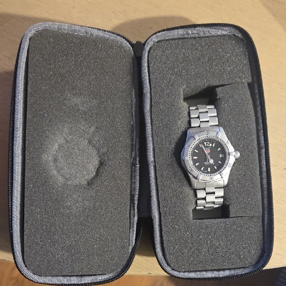 EUC Authentic TAG HEUER 2000 SERIES WATERPOOF LUXURY WATCH - Picture 6 of 11